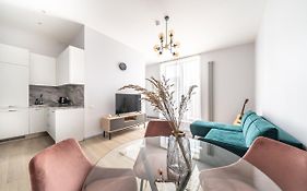 New Comfortable 2 Bedroom Cottage W/Big Terrace